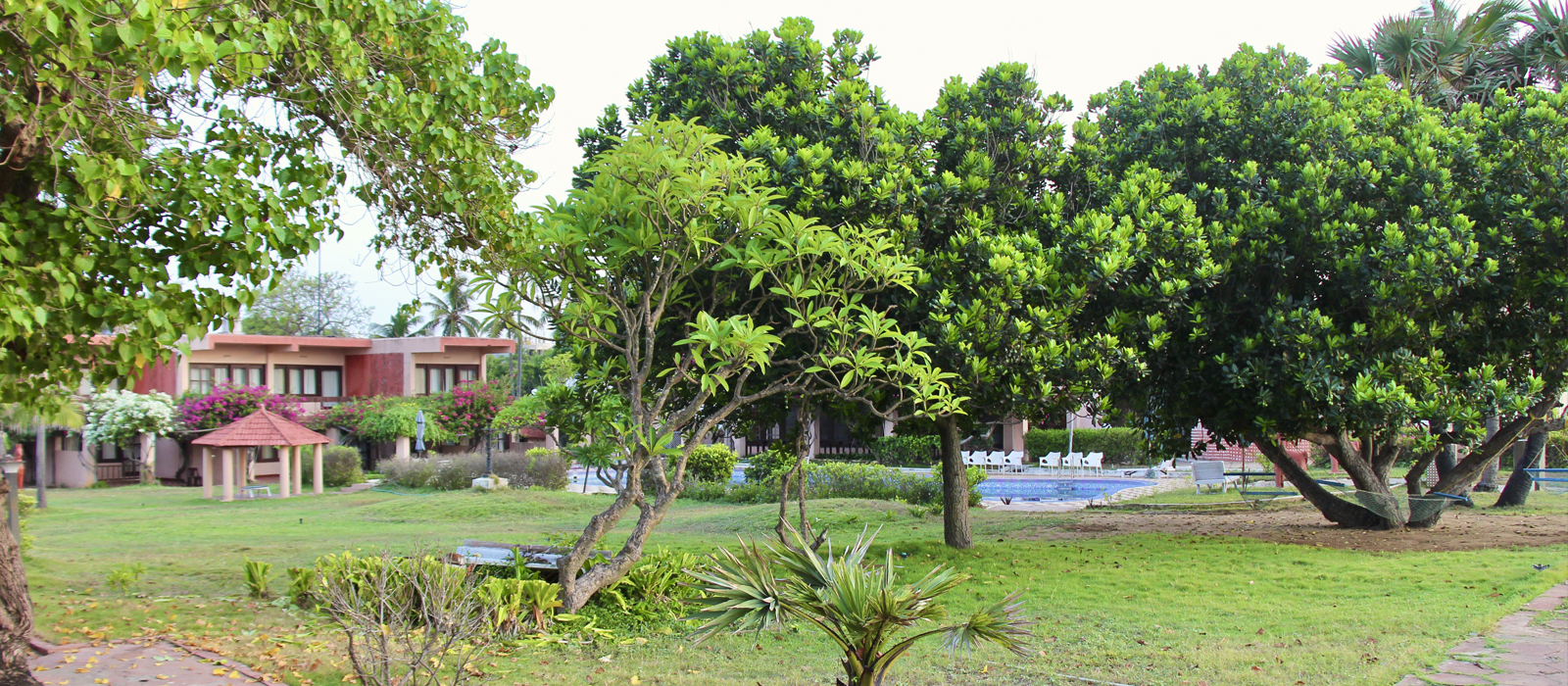 Beachfront Rooms in mahabalipuram, Ocean View Suites room resort